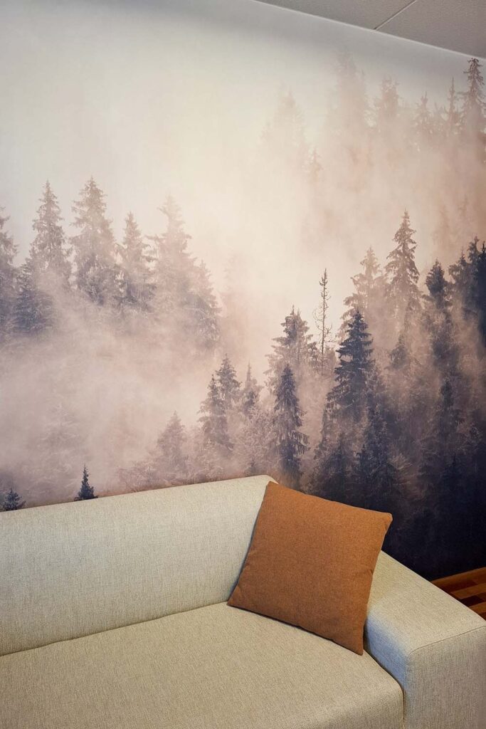 Uutta ilmettä olohuoneeseen luontotapetilla